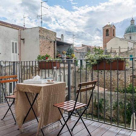 Torre Della Loggia - Dimora Storica - Ortona Bed & Breakfast Exterior photo